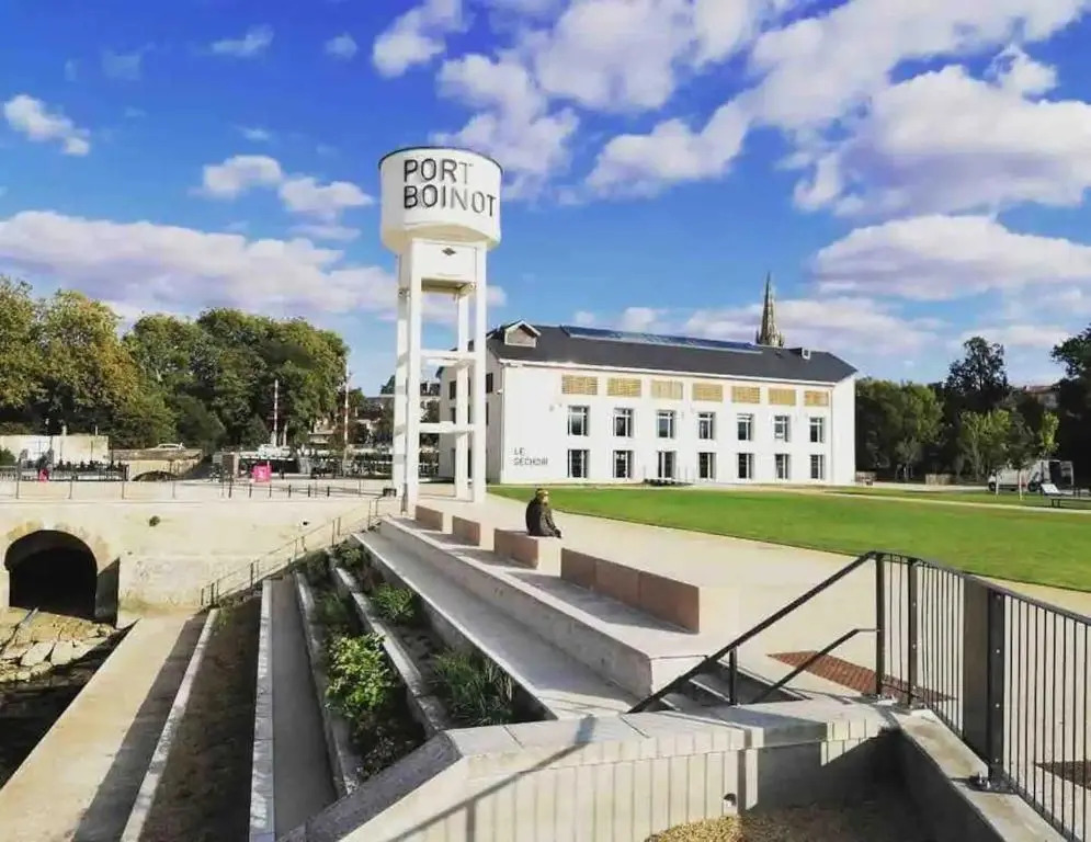 Le Jardin Niortais - Hyper centre, Jardin privé, WIFI haut-débit