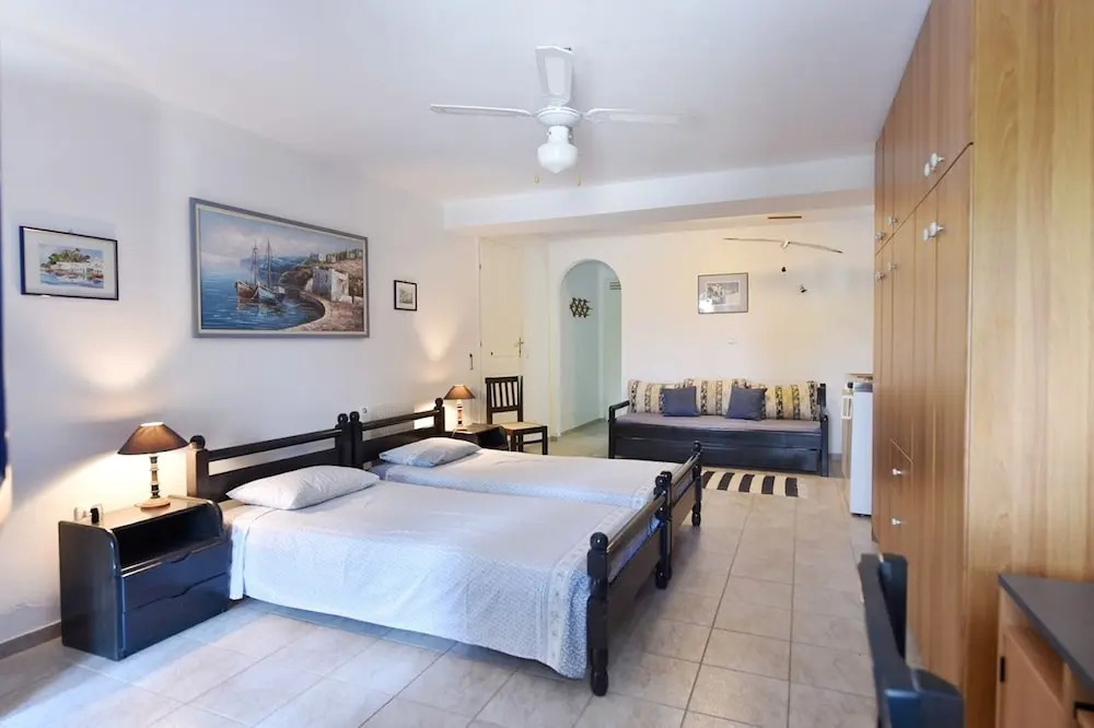 Sophia Villa Paros - Beachfront Villa at Lolantonis