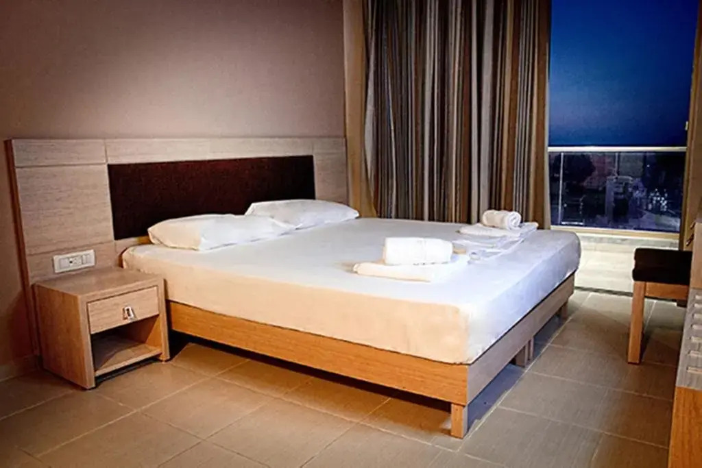Crystal Bay Hotel