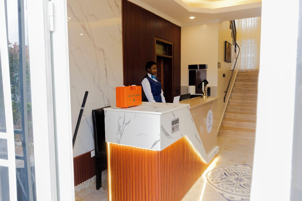 One Click Cozy Suites