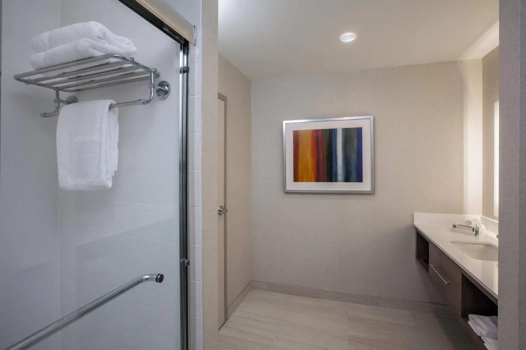 Holiday Inn Cleveland Clinic by IHG