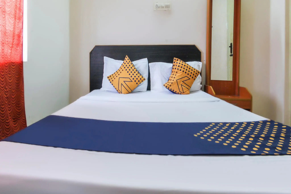 SPOT ON 66923 Divine Inn-g Hotel
