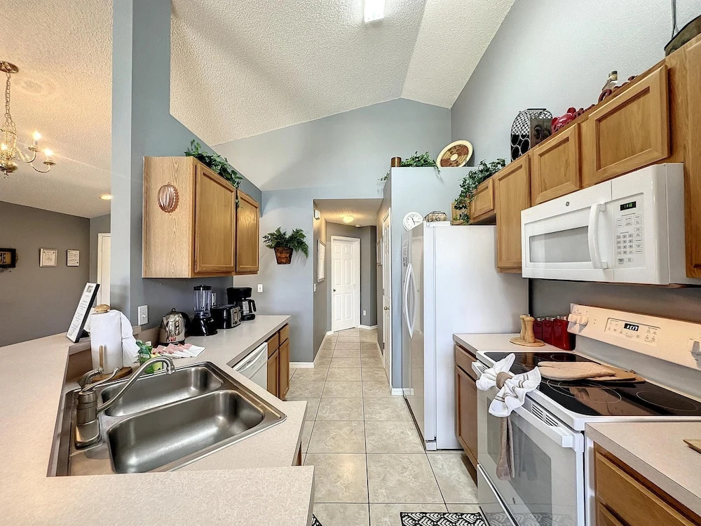 Emerald Island 4 bed Mins to Disney