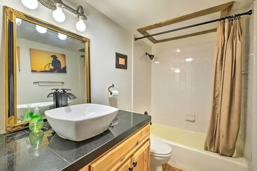 Fort Worth Apt < 5 Mi to Downtown!