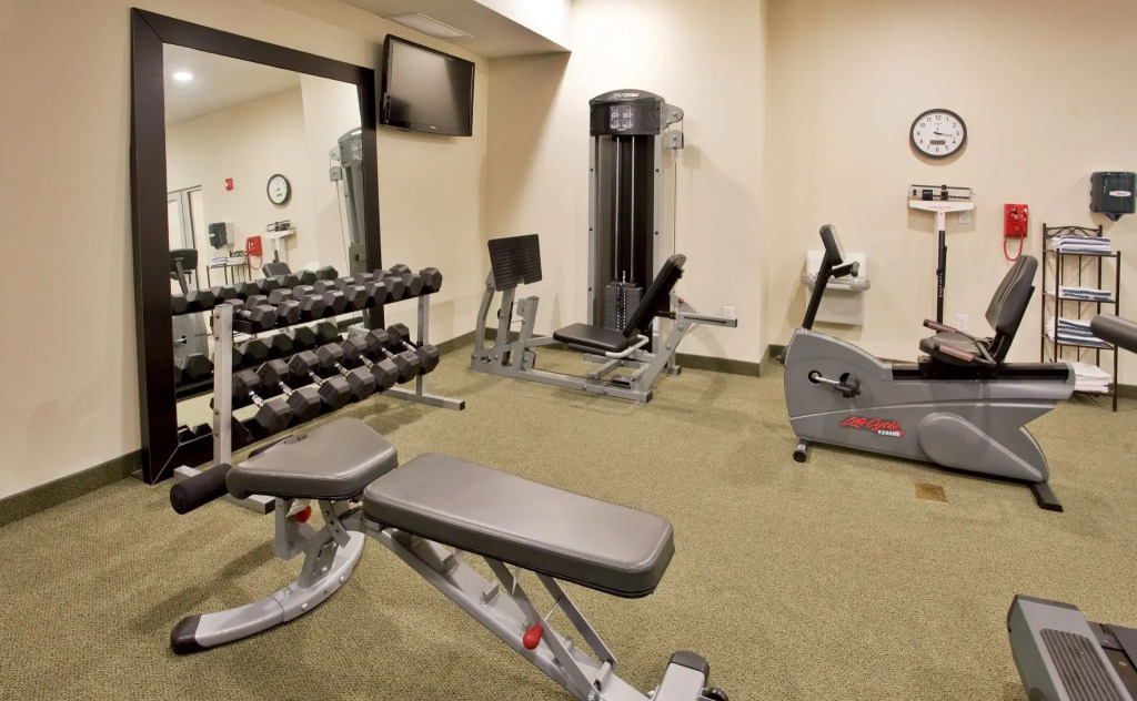 Holiday Inn Express & Suites Topeka North by IHG