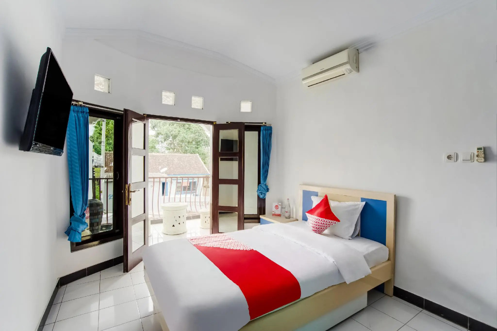 OYO 3467 White Residence