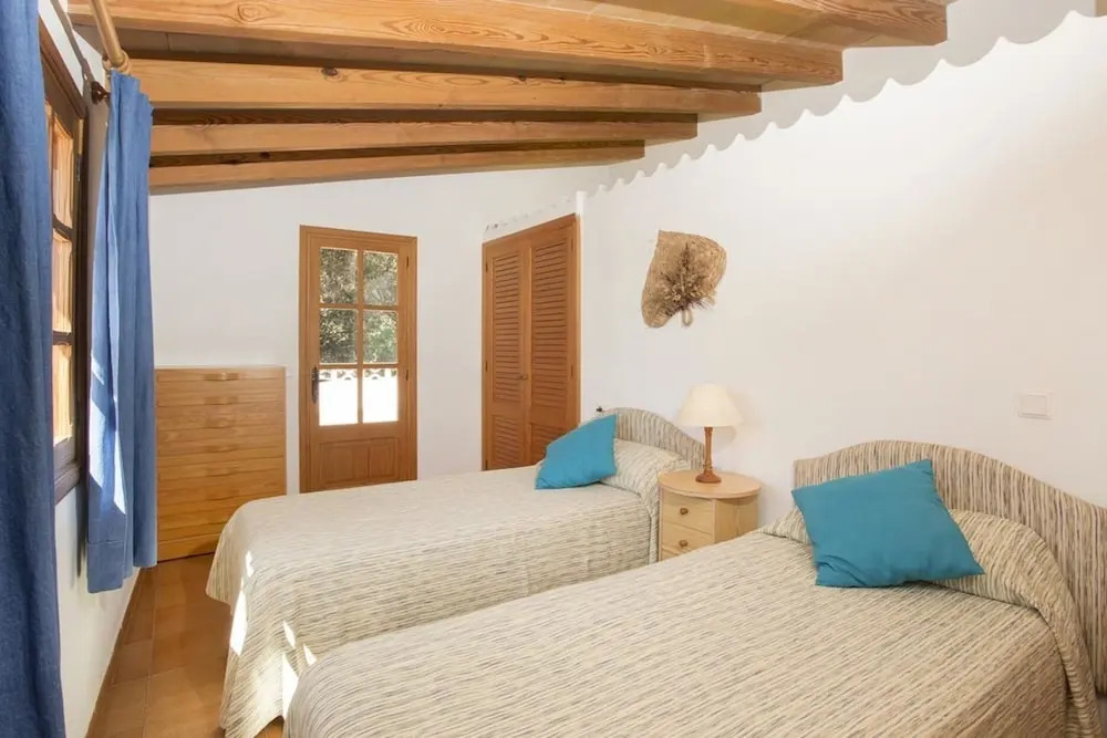 Villa - 4 Bedrooms with Pool and WiFi - 103158