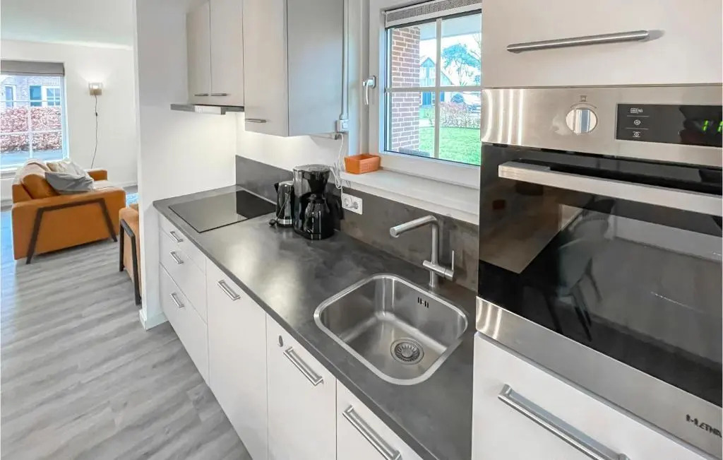Three-Bedroom Holiday Home In Hoge Hexel