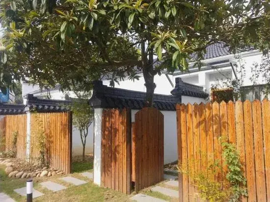 Weiduo Bieyuan Hostel