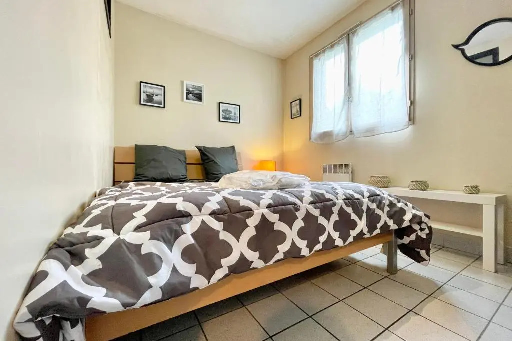 Apartment for 4 person 3min walk to GEMTramGare #C1