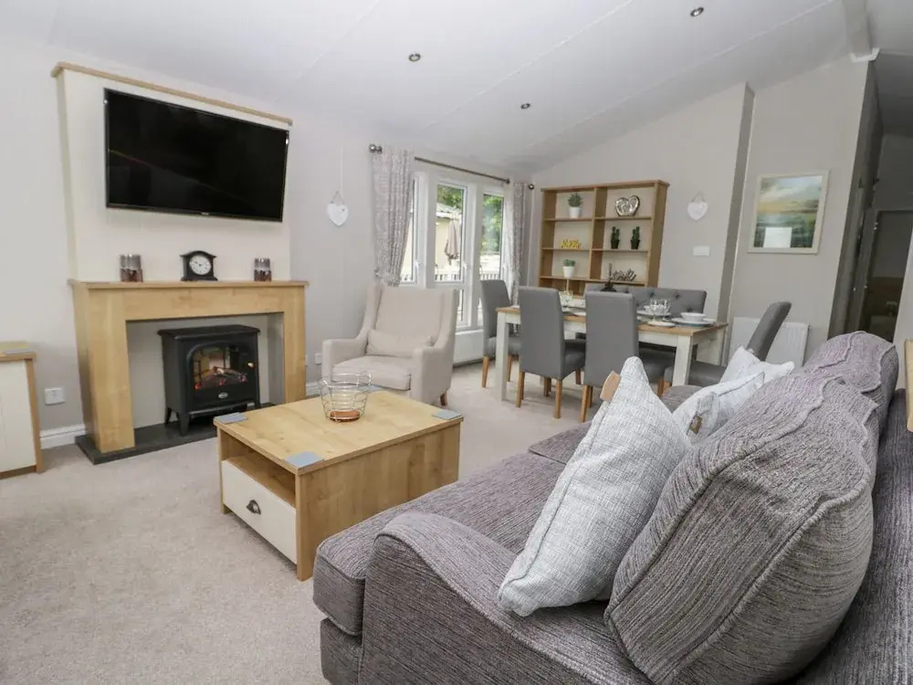 Cayton Pines