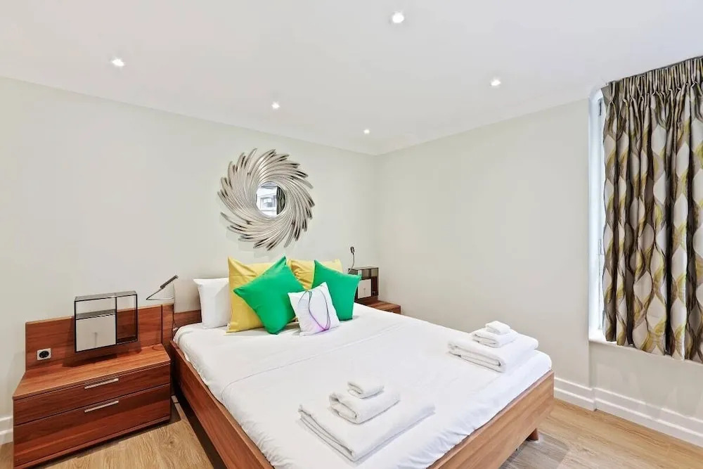 Sophisticated 2 Bed, 2 Bath apt in Angel