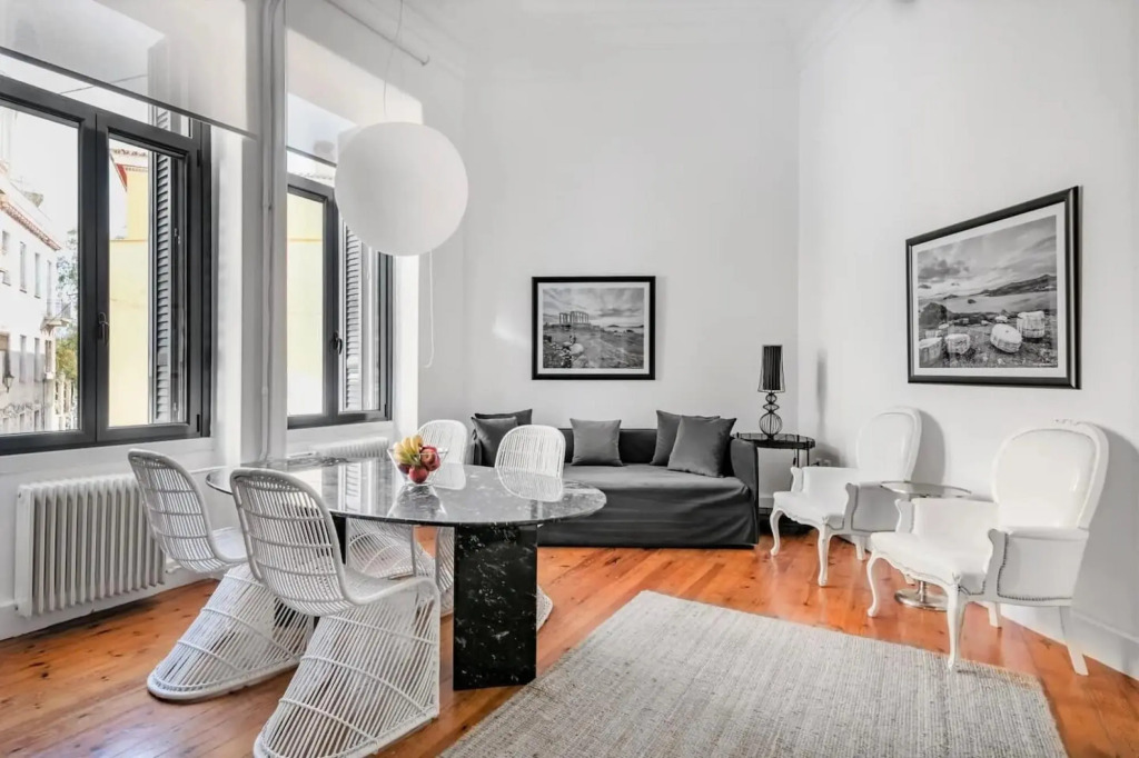 Art Pantheon Entire First Floor (Four-Bedrooms)
