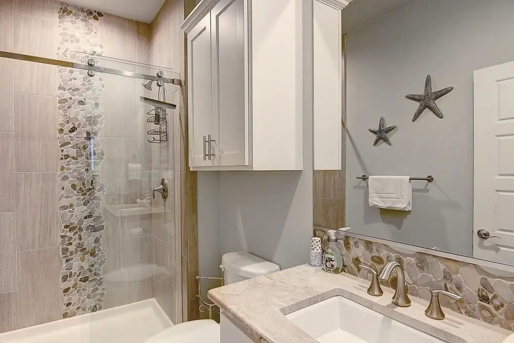 Saltwater Hippie 3 Bedroom Condo by Redawning