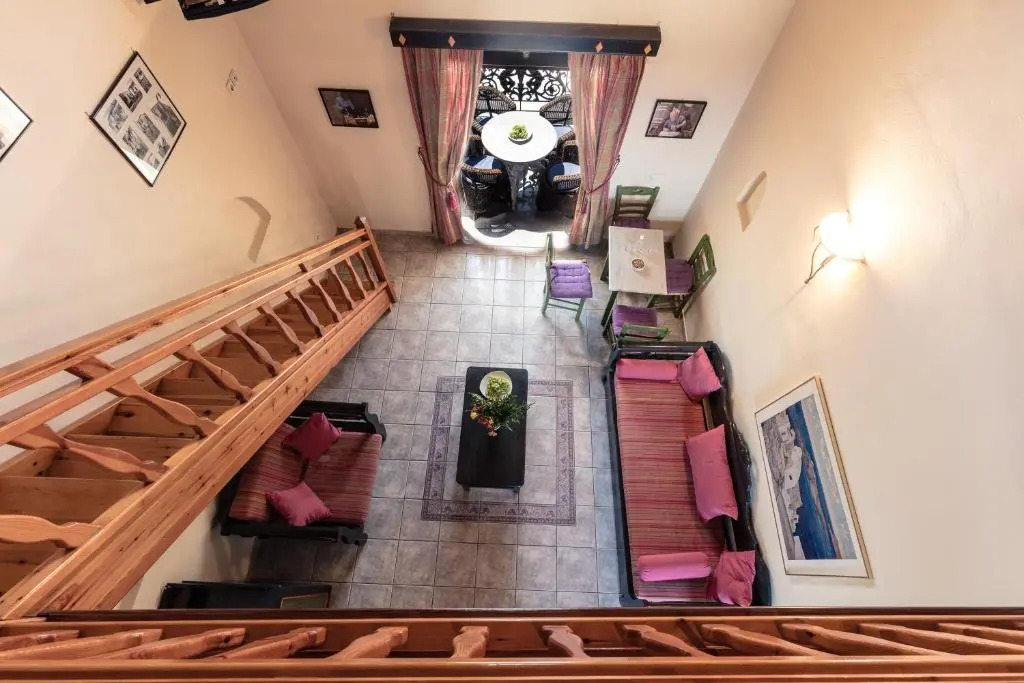 Yianna Hotel