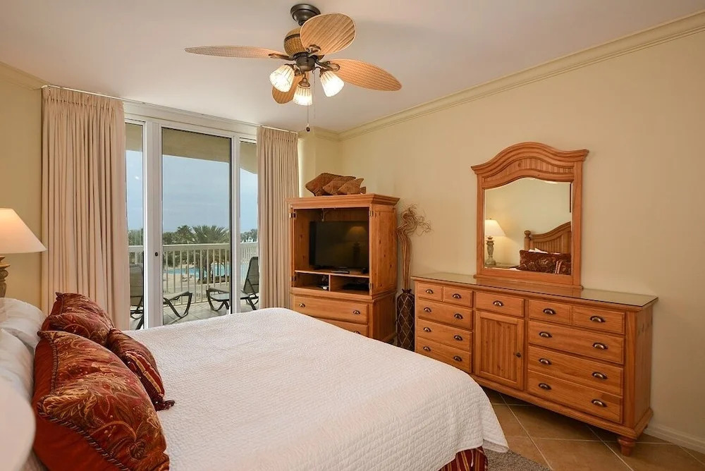 The Crown 3 Bedrooms 3 Bathrooms Condo