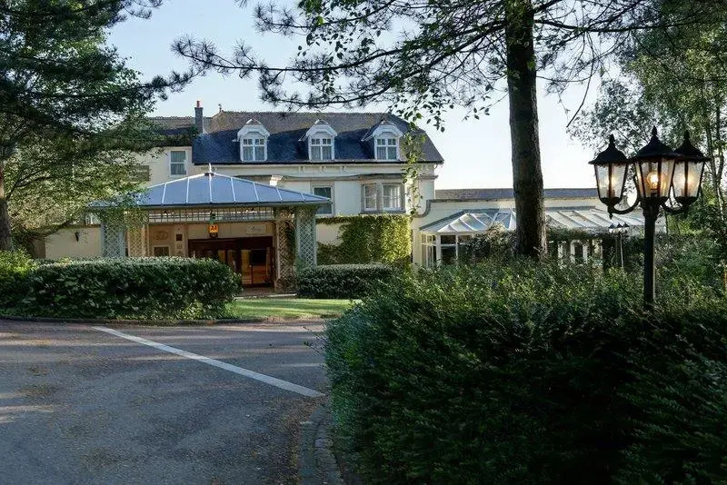 Blunsdon House Hotel