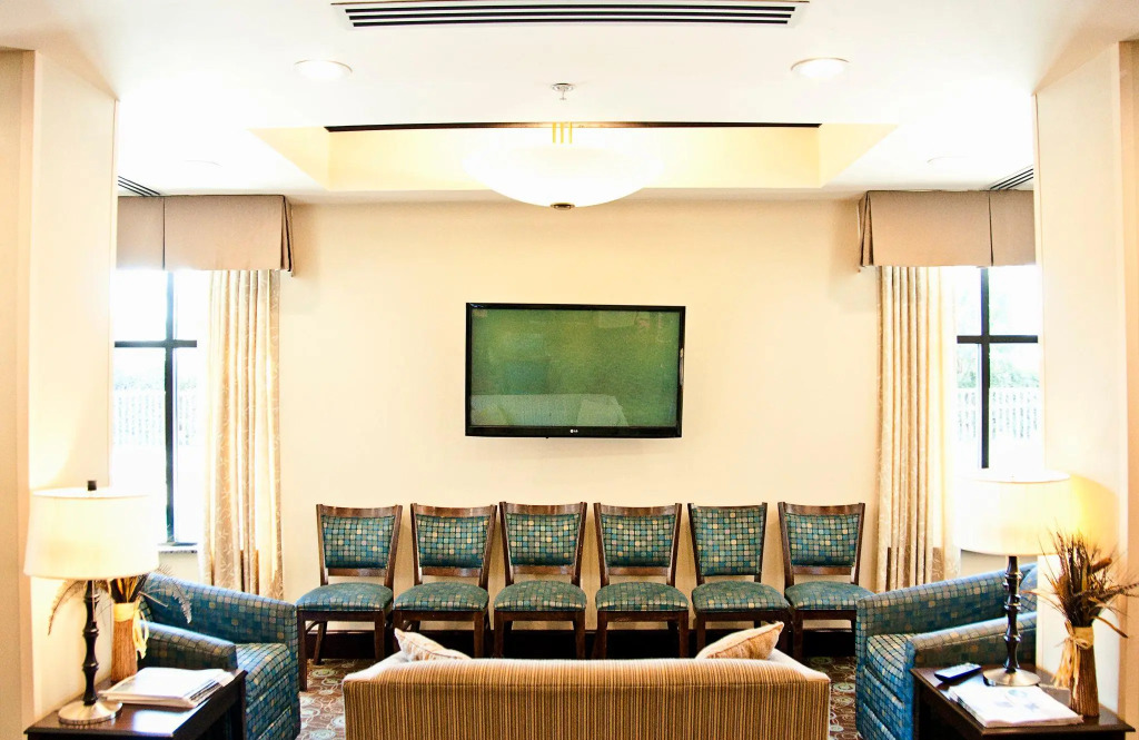 Holiday Inn Express & Suites Clovis Fresno Area by IHG
