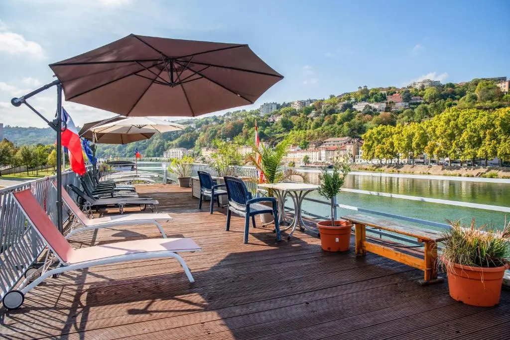 Studio Peniche au coeur de Lyon pour 2 personnes, insolite et calme