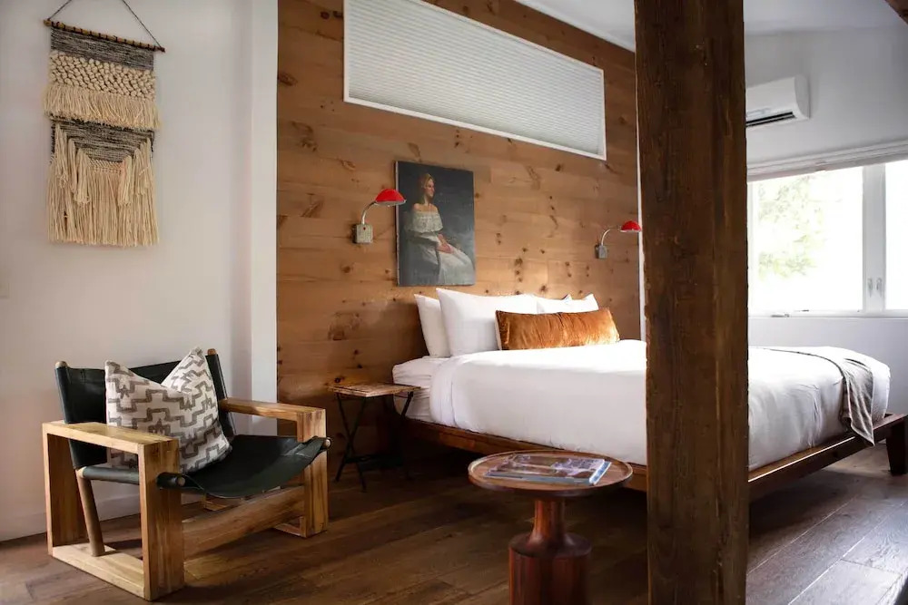 Woodstock Way Hotel