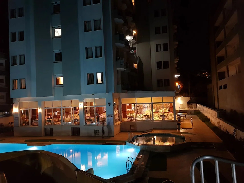 Nuova Beach Hotel