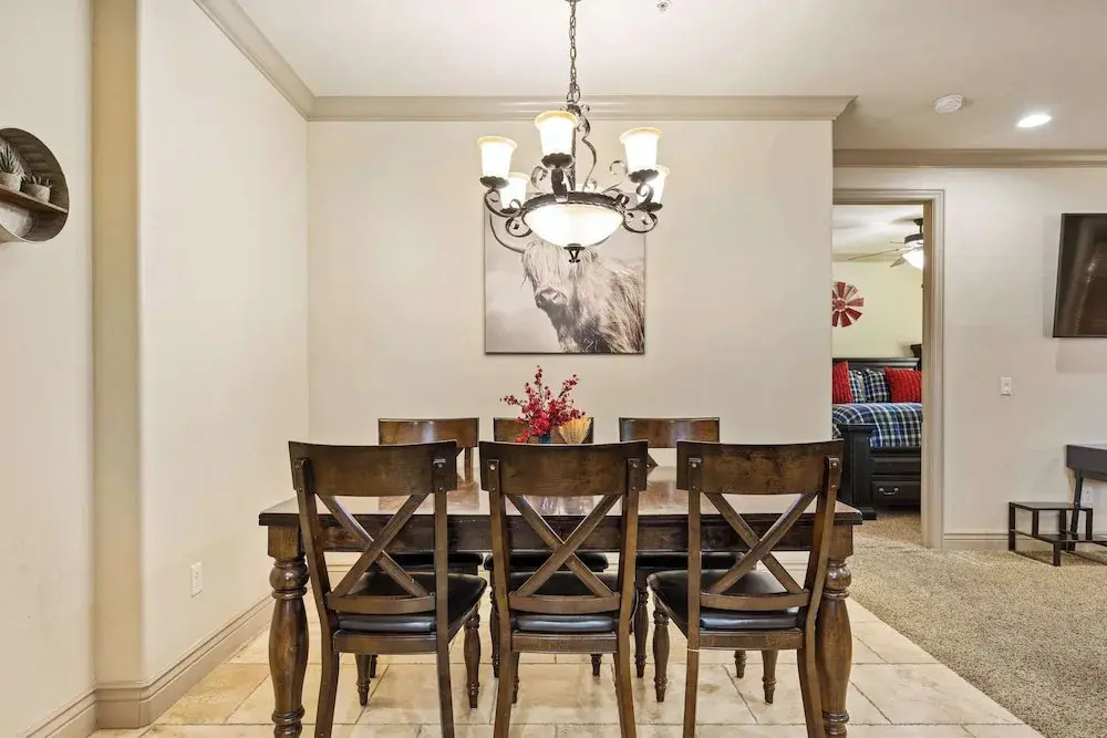 Coral Springs Getaway - Outdoor and Indoor Heated Pool - Close to Zion National Park