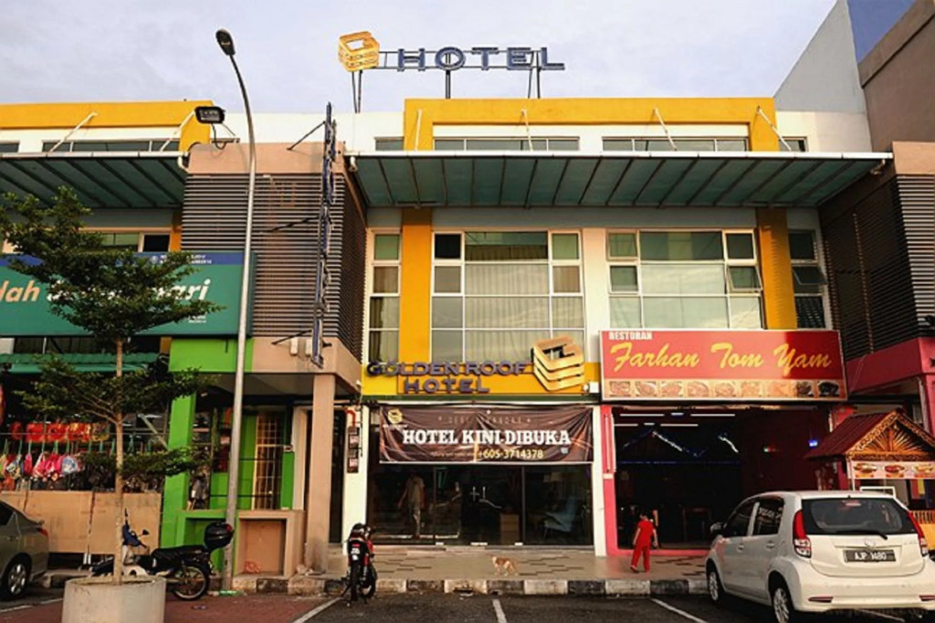 Swing & Pillows - Golden Roof Hotel Seri Iskandar, Ipoh