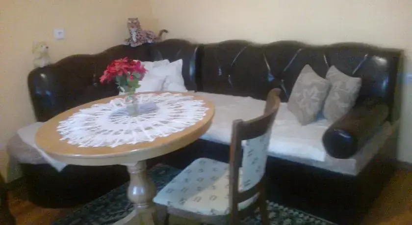 Jenni Guest House