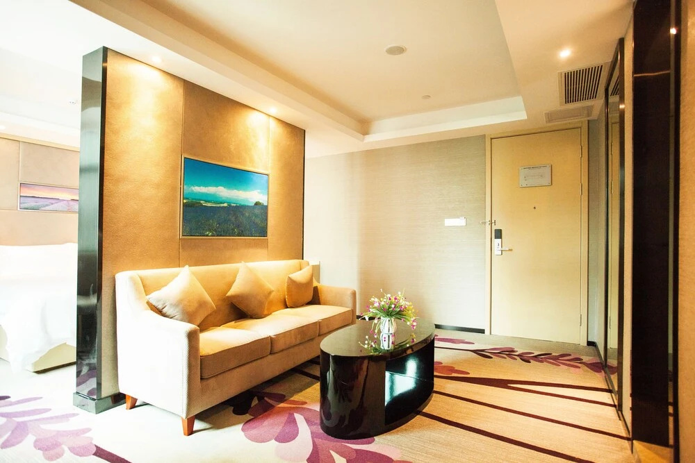 Lavande Hotel Guangzhou Panyu Changlong Zhong Hua Food City Branch