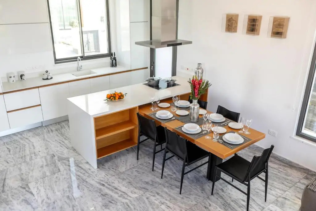 Villa Laurus 6, walking distance to the beach
