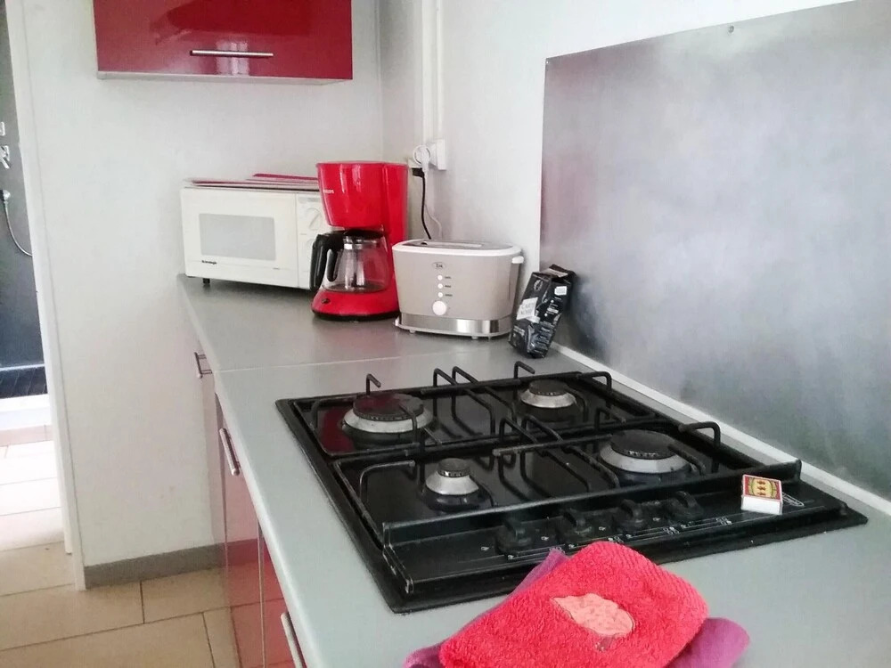 Studio in Saint pierre, With Enclosed Garden and Wifi Near the Beach