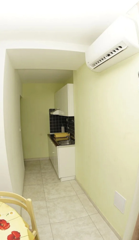 Apartment 11 Sleeps 4 Guests