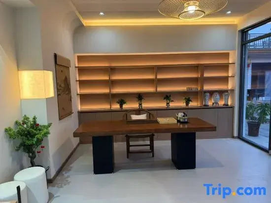 Xinzhou Benshuilange Wenquan Homestay (Qicun)