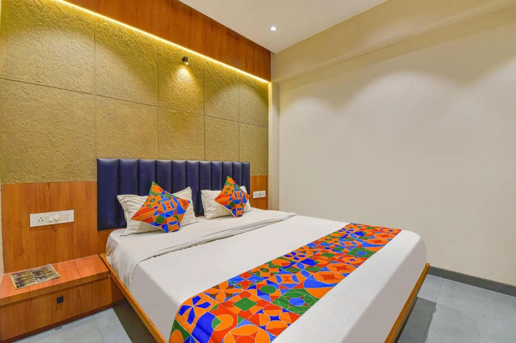 Fabhotel Udhna Inn