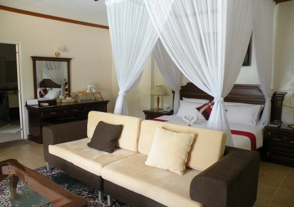 Ogtong Cave Resort