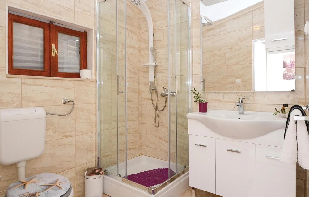 Amazing Home in Vela Luka With Wifi and 5 Bedrooms