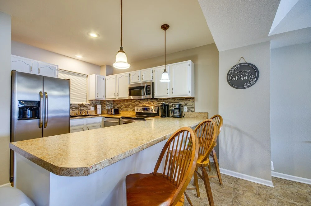 Lake of the Ozarks Condo w/ Community Pool