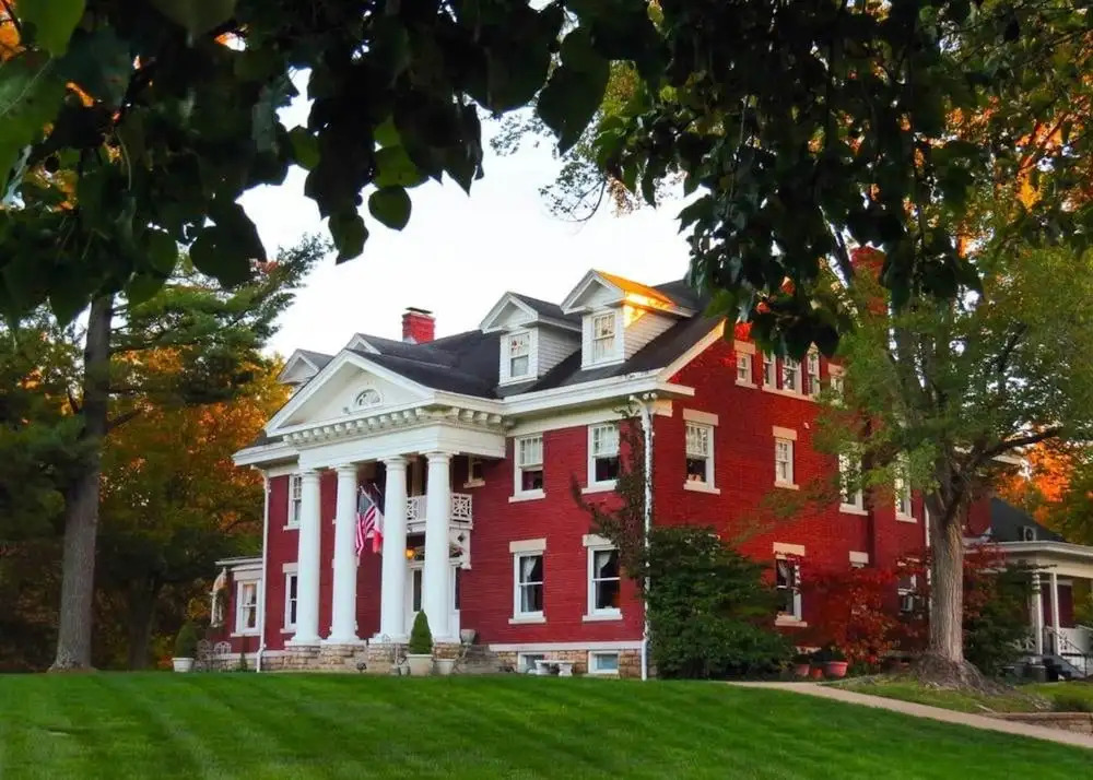 Inn on Crescent Lake Bed and Breakfast