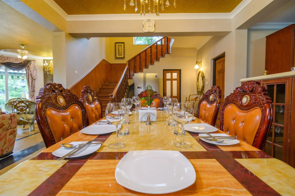 Stone Wood Riverfront Resort, Siolim