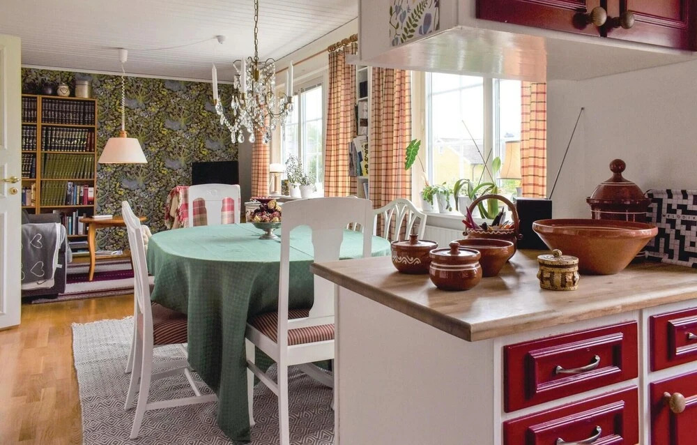 3 Bedroom Cozy Home In Karlshamn