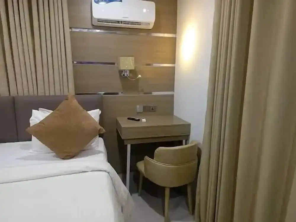 Haris Hotel