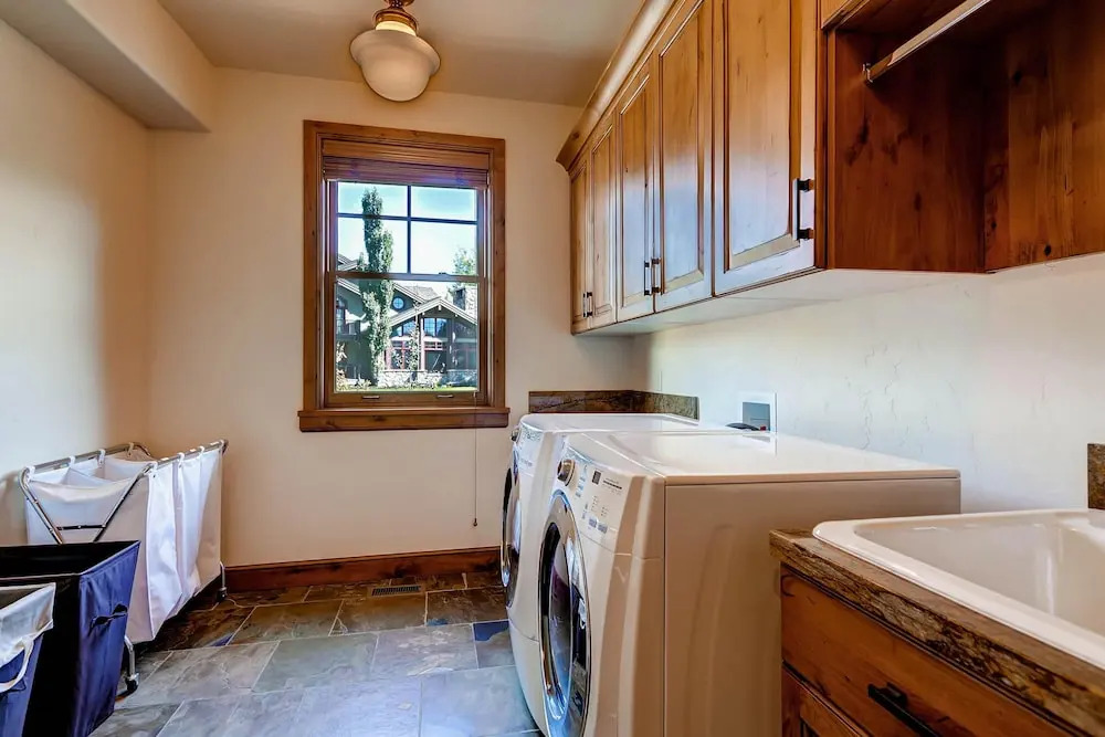 Snowtop Manor by Park City Lodging