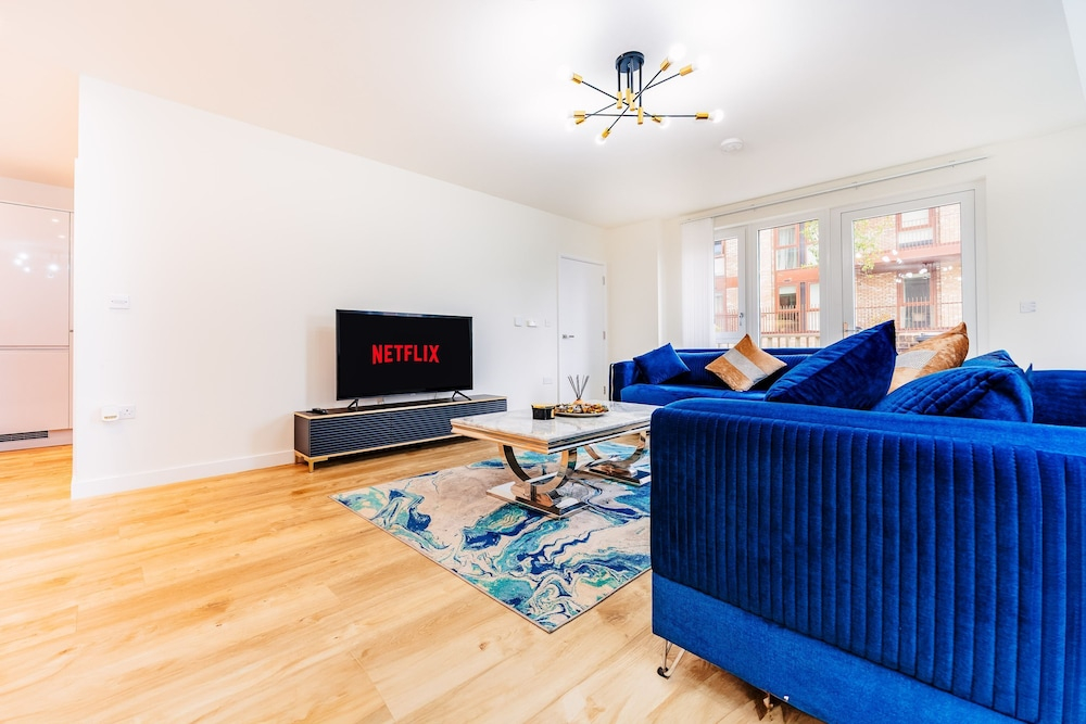 LUX Riverside Duplex Masionette By LCY Excel