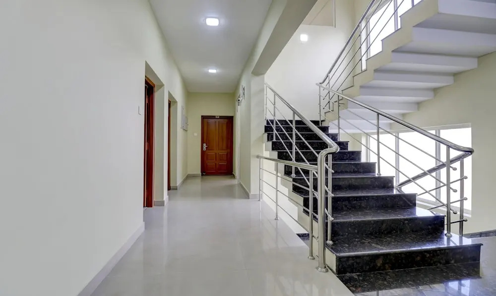 Treebo Petals Suites Marine Drive