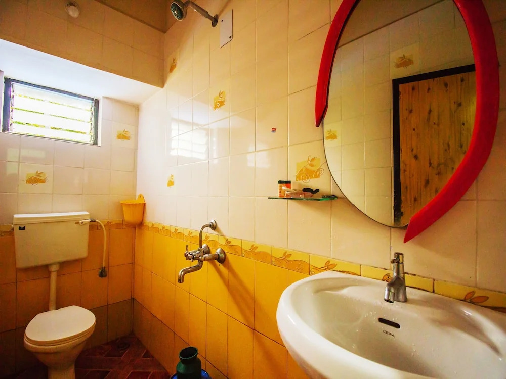 OYO 12164 Home Cozy 2BHK Pilerne Candolim