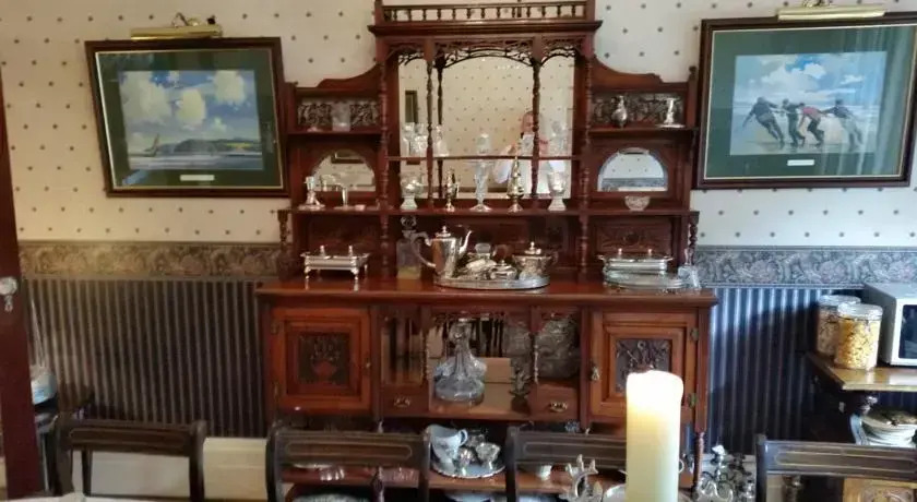 Aaron Court B&B