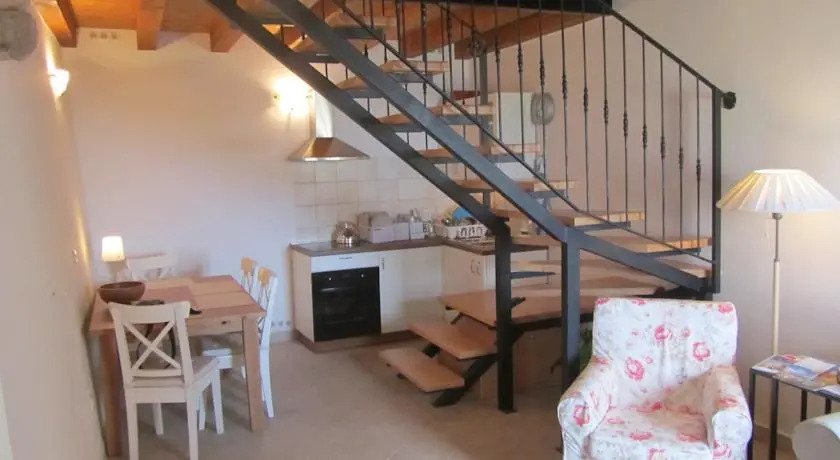Holiday House Mirna