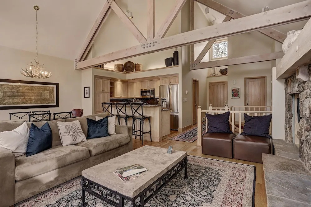Luxurious 3 Bedroom/4 Bath Townhome- Beaver Creek Ski-in/out Townhouse by RedAwning