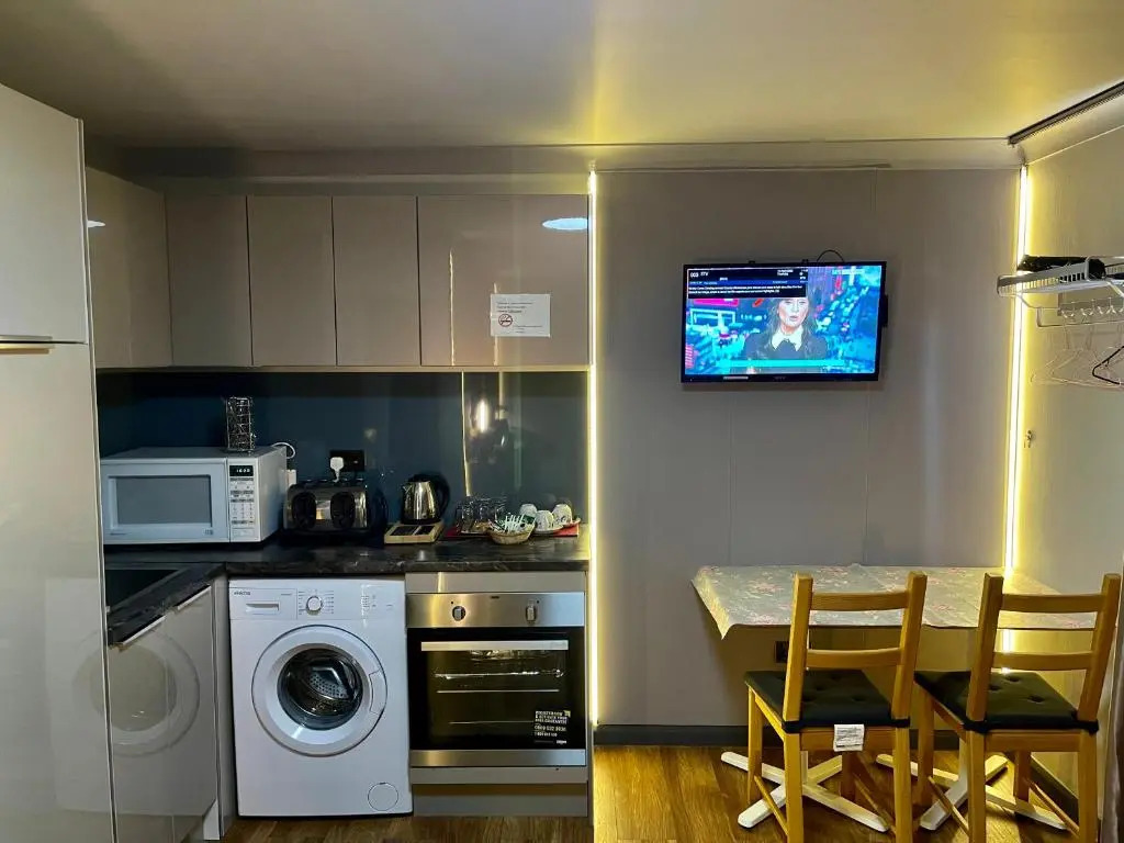 Hollybush Guest House