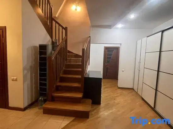 Rujia Apartment